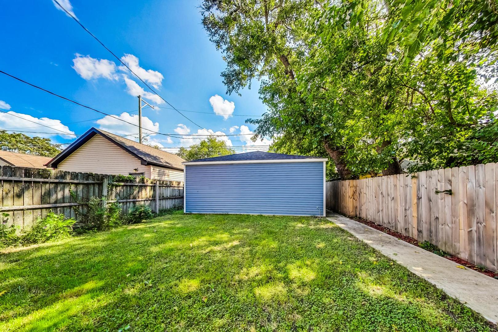 8251 S East End Avenue Property Photo 45