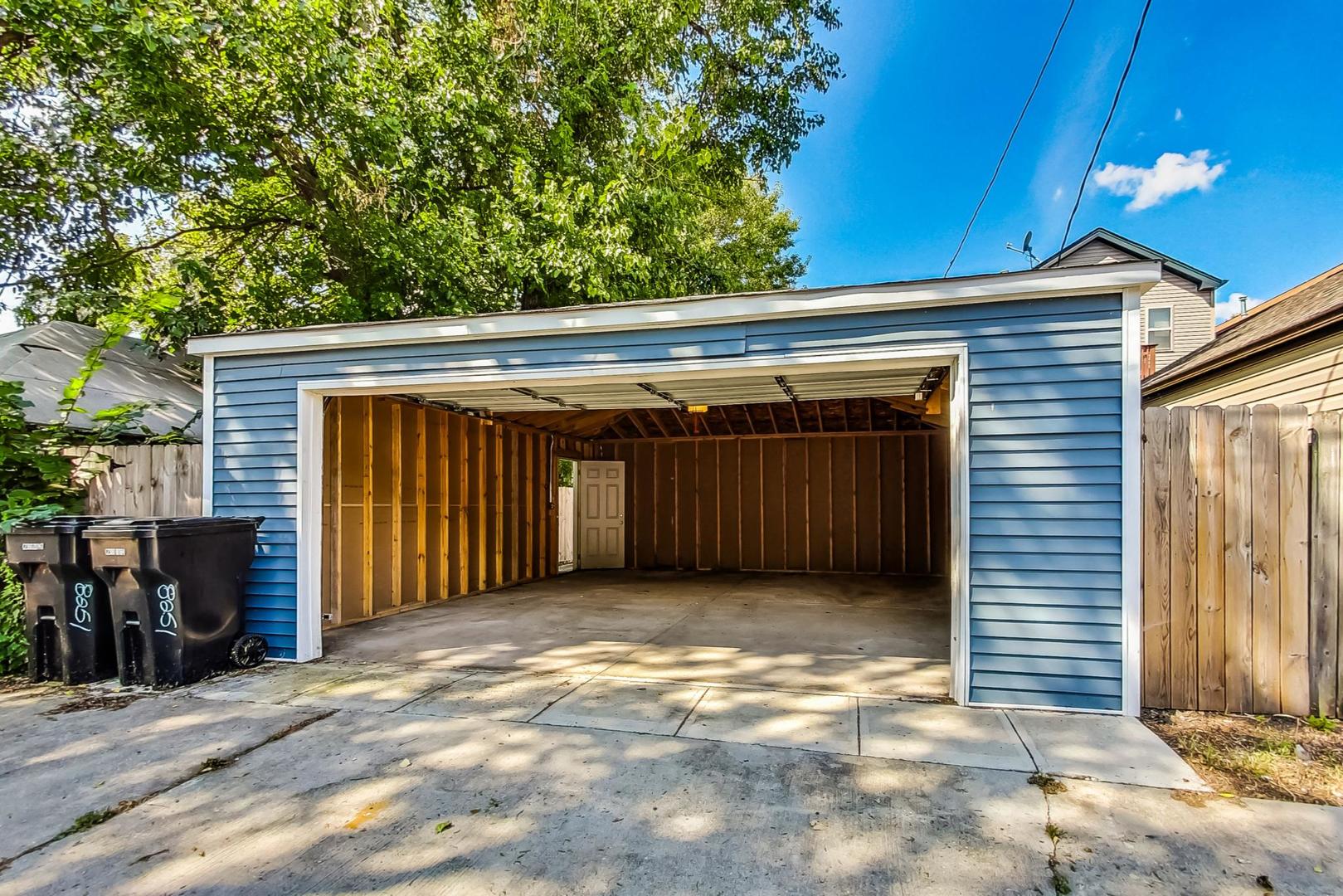 8251 S East End Avenue Property Photo 47