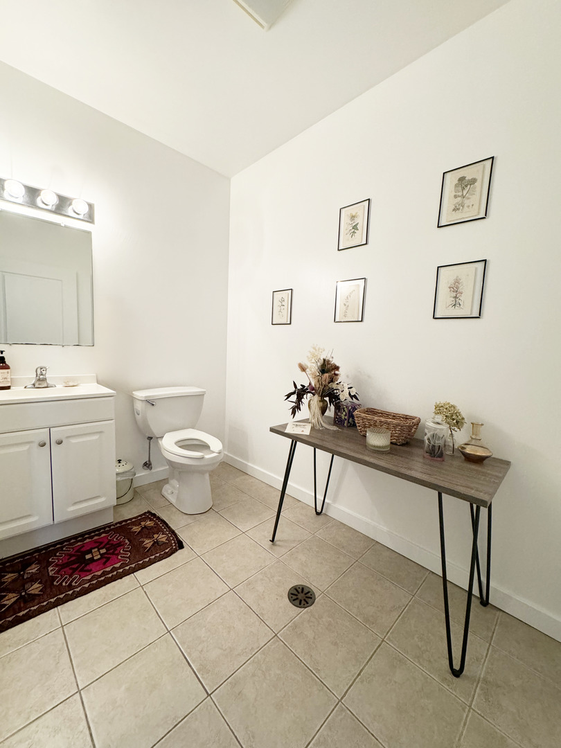 1309 N Ashland Avenue C1n Property Photo 8