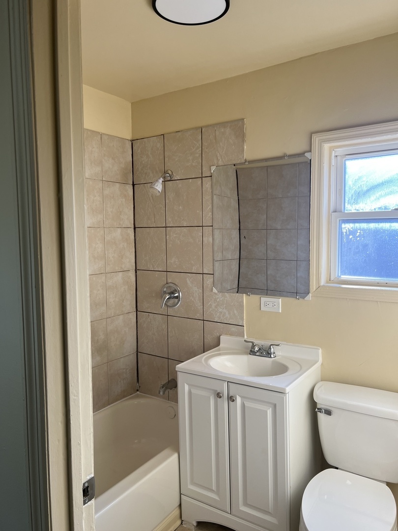 39 E 102nd Place Property Photo 8