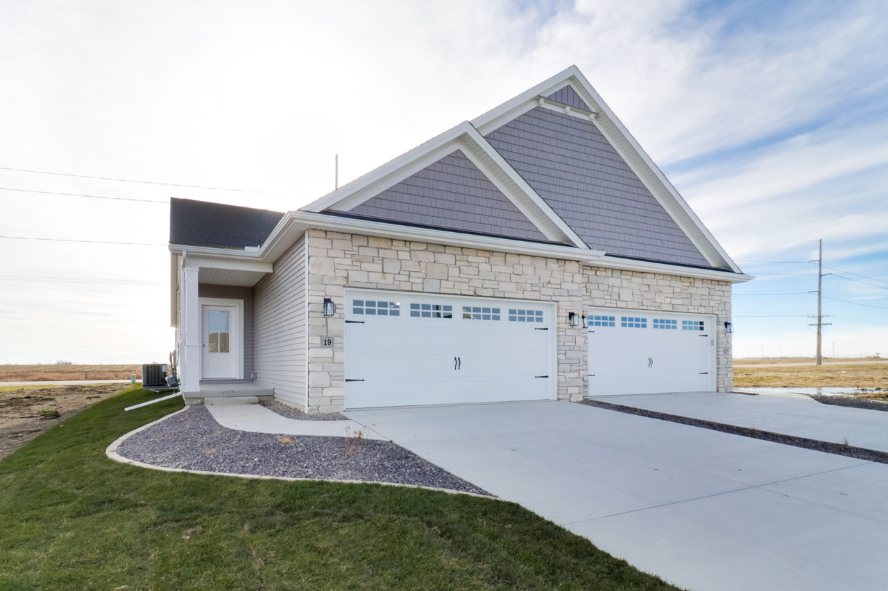 Harvest Pointe Real Estate Listings Main Image