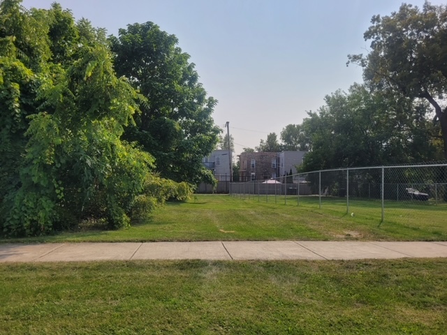 533 W 62nd Street Property Photo 1