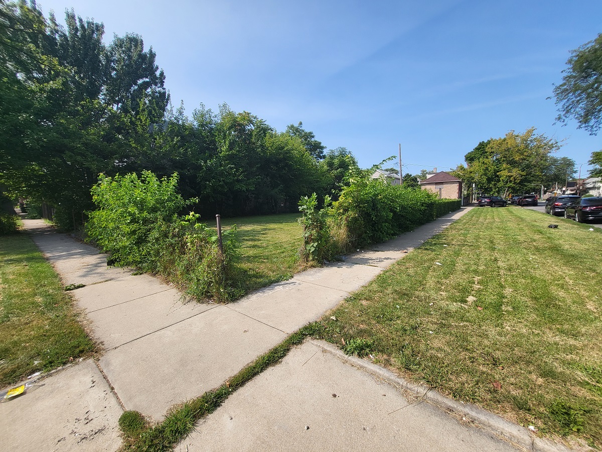 5404 W Walton Street Property Photo 1