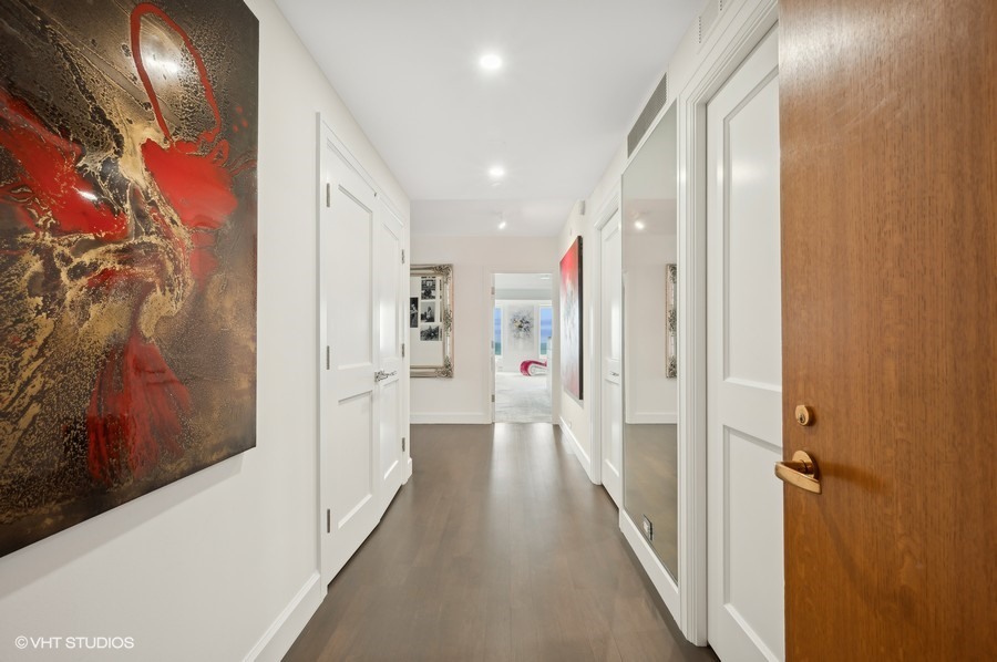 161 E Chicago Avenue 50a Property Photo 2