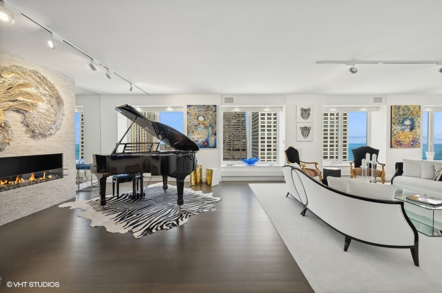161 E Chicago Avenue 50a Property Photo 3
