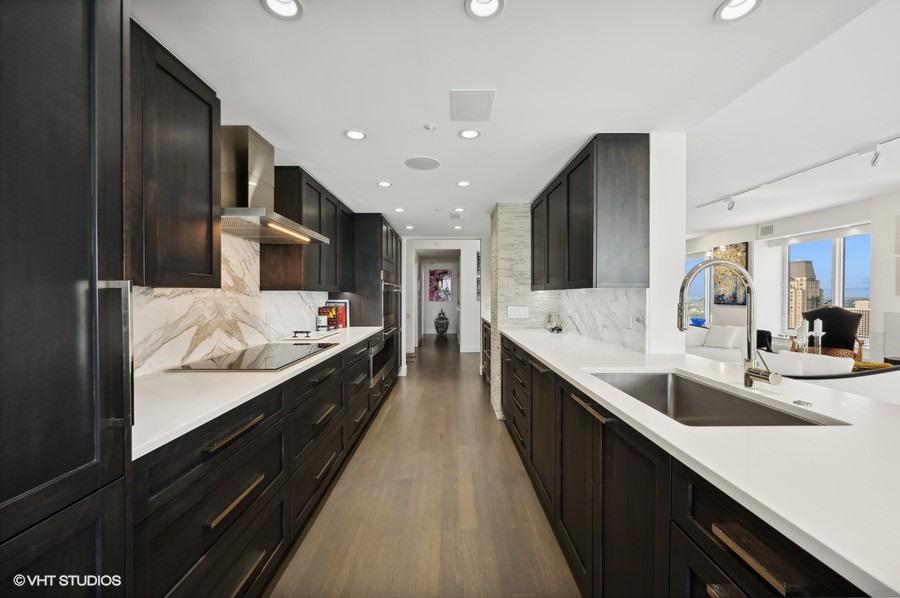 161 E Chicago Avenue 50a Property Photo 7