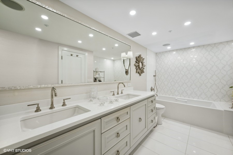 161 E Chicago Avenue 50a Property Photo 13