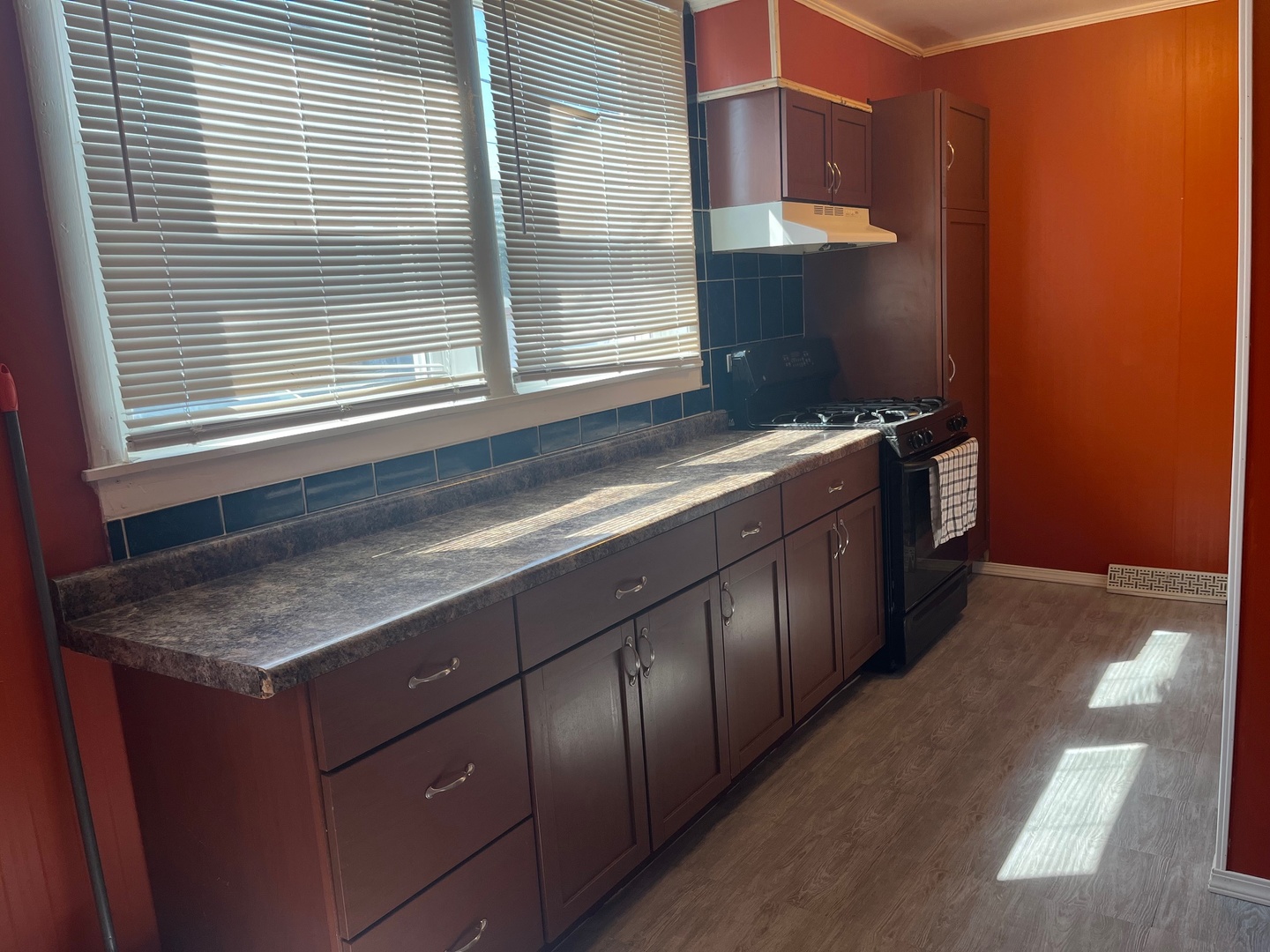 2174 Chestnut Street D Property Photo 6