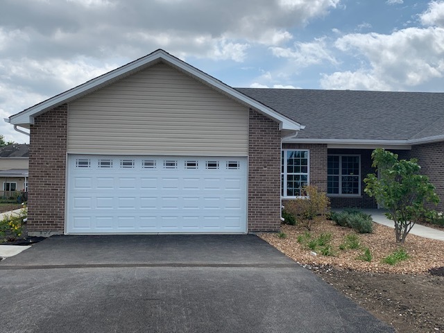 473 Ridge Lane Property Photo 3