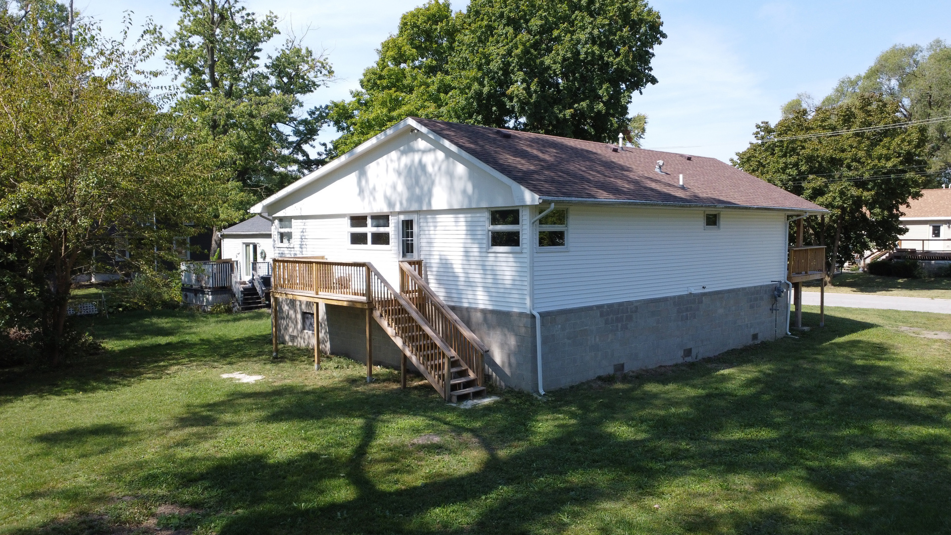 465 E Ash Street Property Photo 5