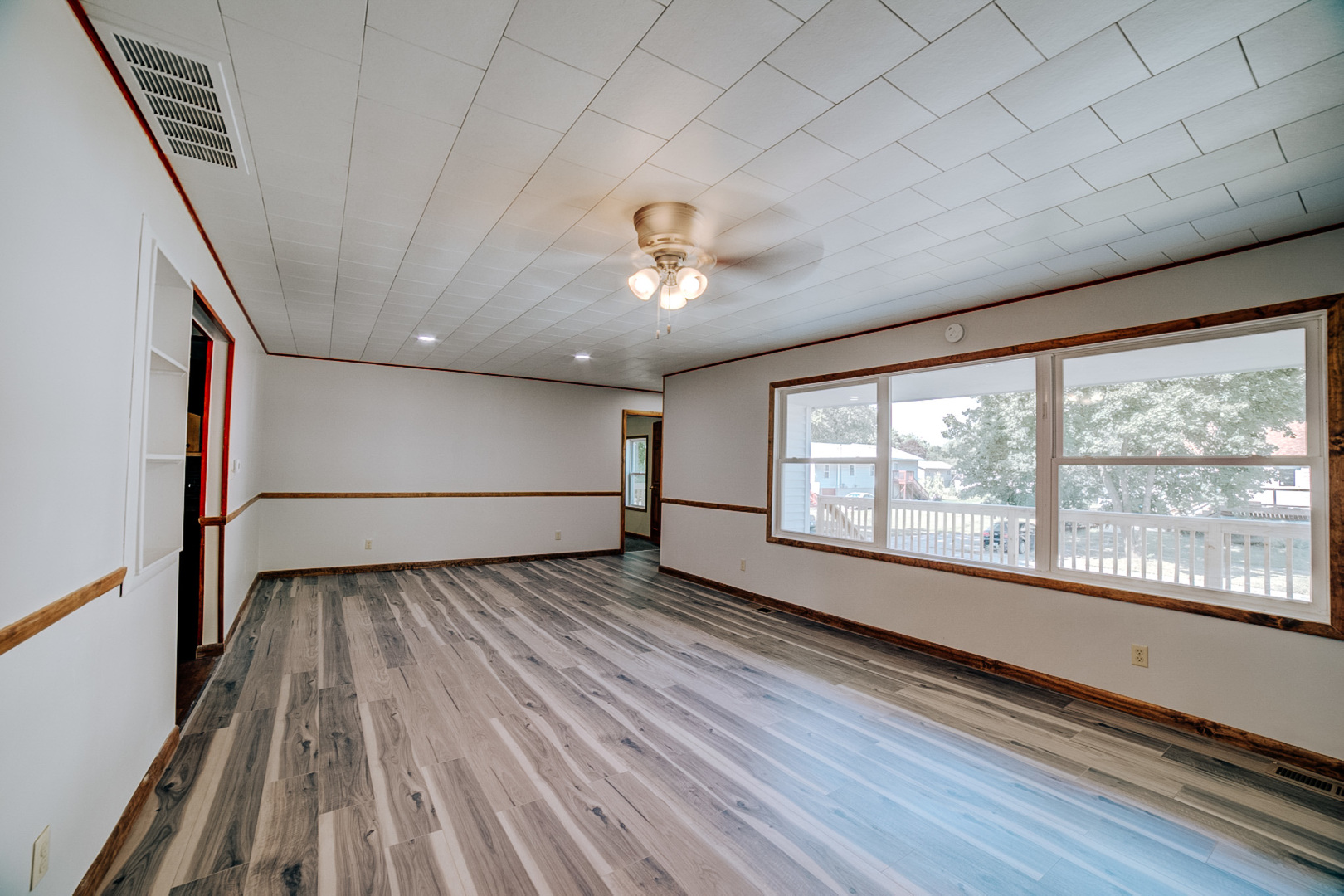 465 E Ash Street Property Photo 6