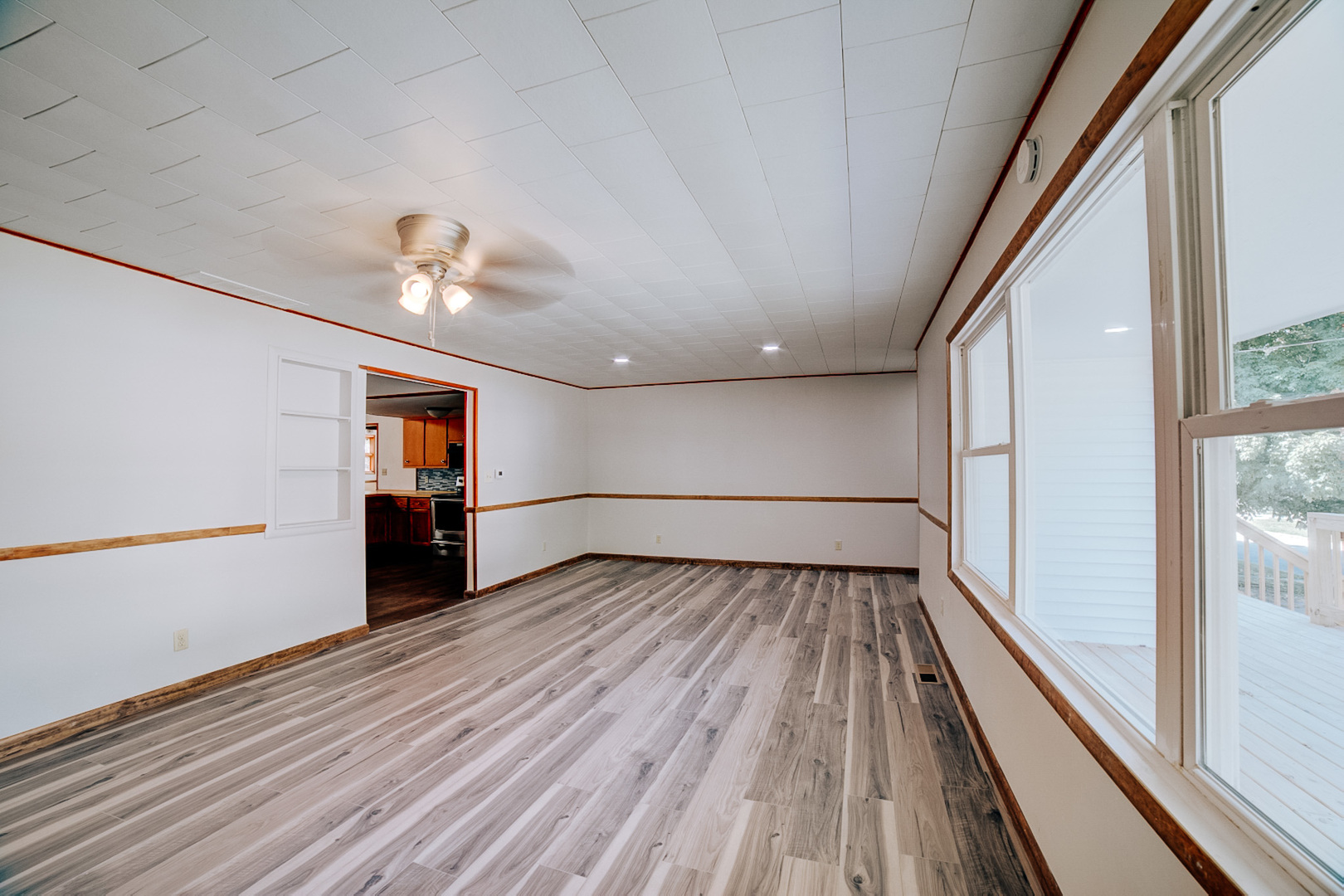 465 E Ash Street Property Photo 7