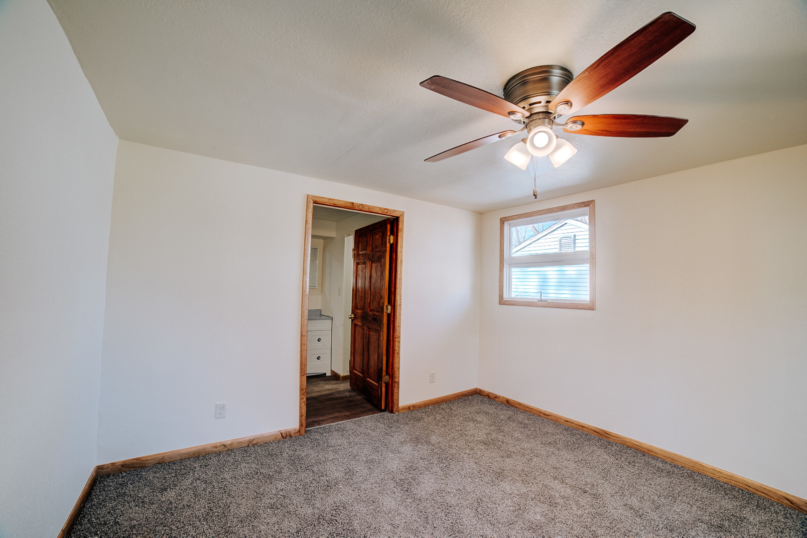 465 E Ash Street Property Photo 16