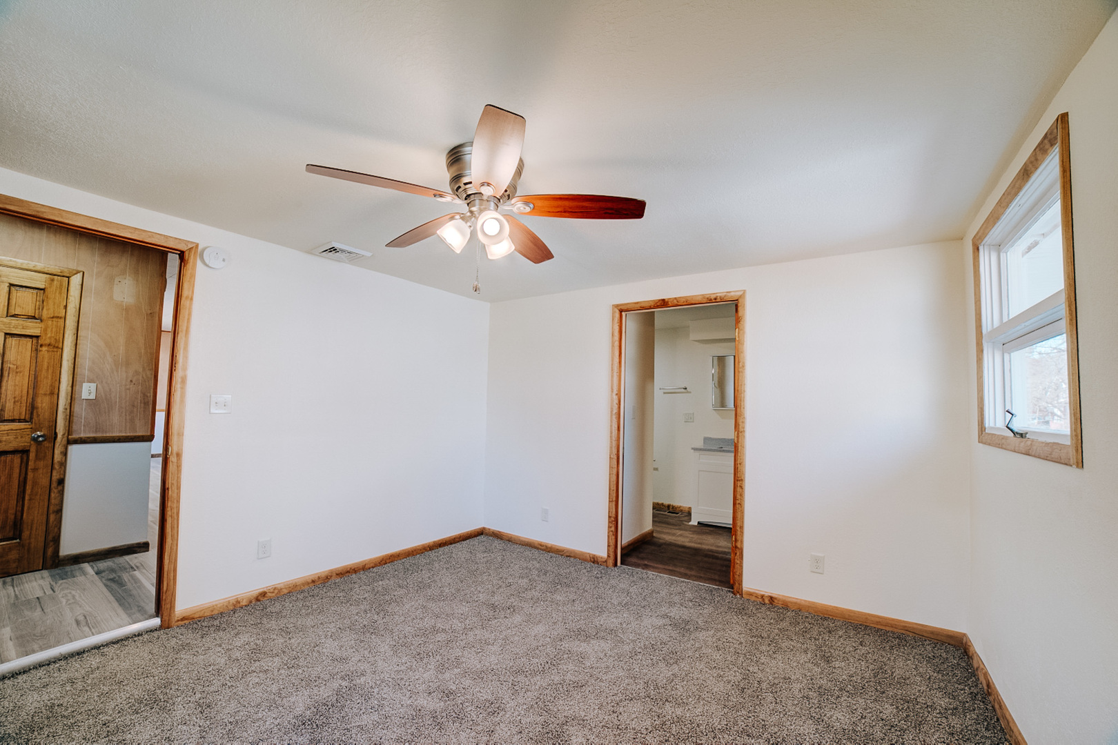 465 E Ash Street Property Photo 17