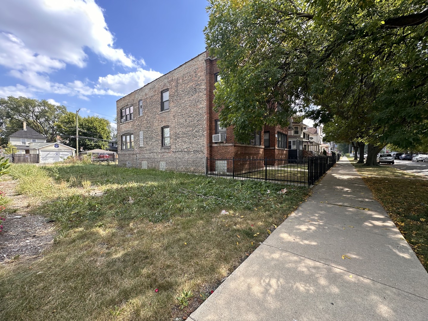 731 N Lorel Avenue Property Photo 4