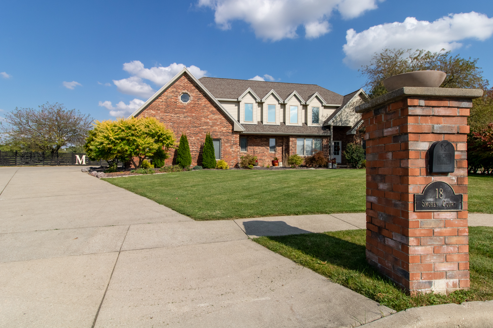 18 Smokey Court Property Photo
