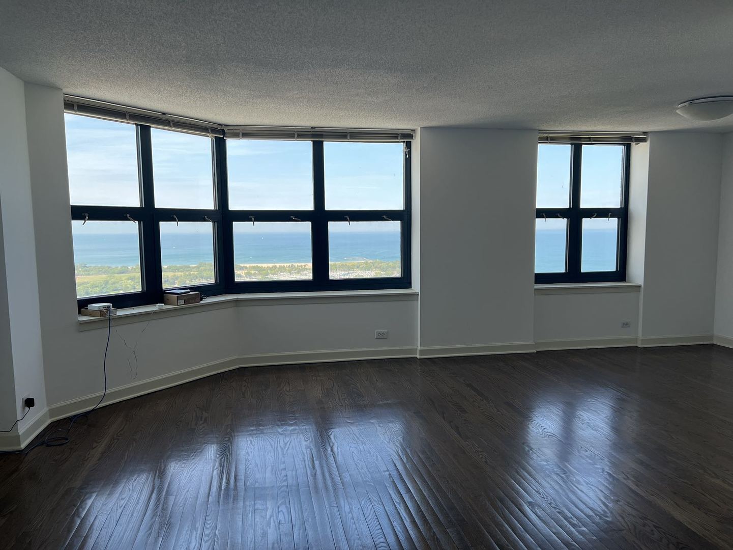 3660 N Lake Shore Drive 4702 Property Photo 2