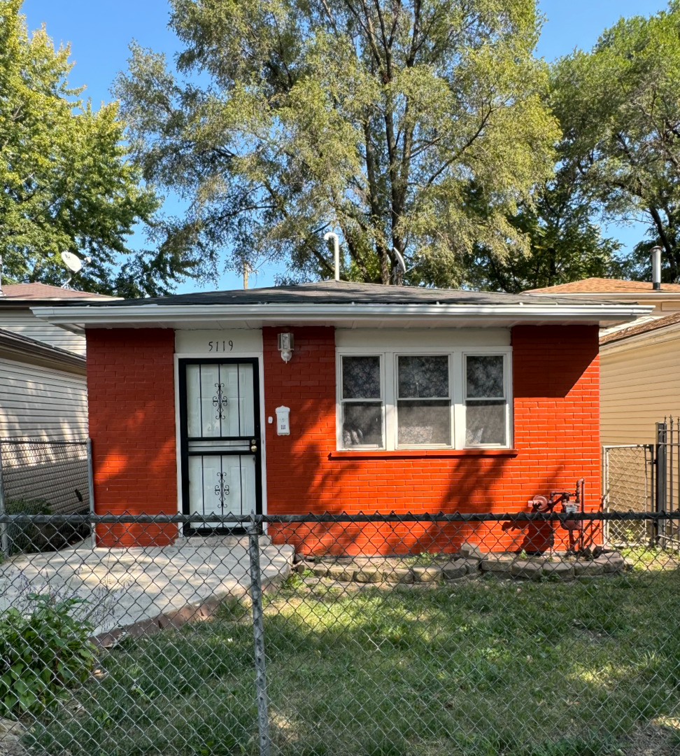 5119 S Lowe Avenue Property Photo 1