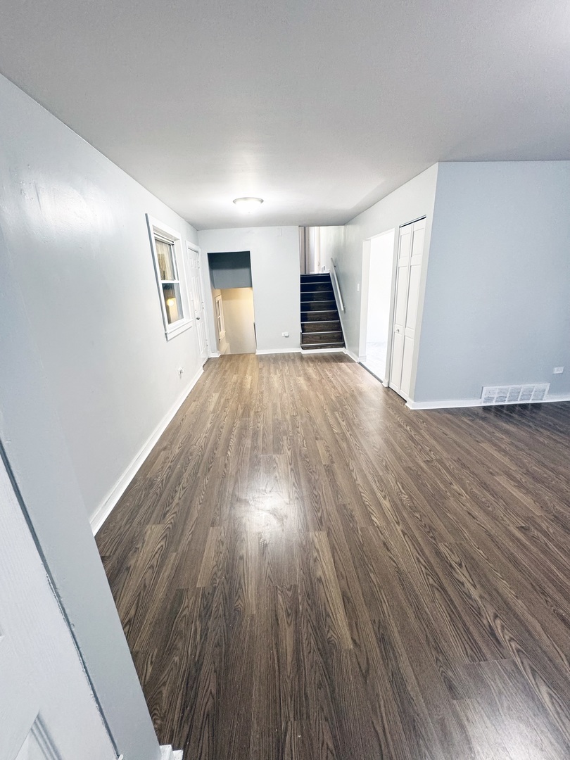 5119 S Lowe Avenue Property Photo 2