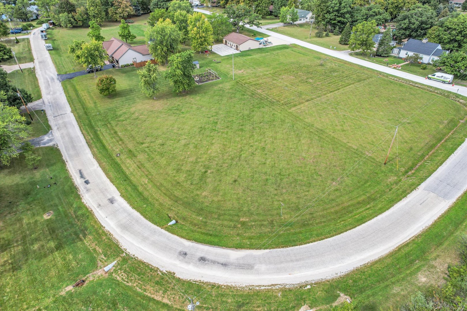 132 Comanche Trail Property Photo 3