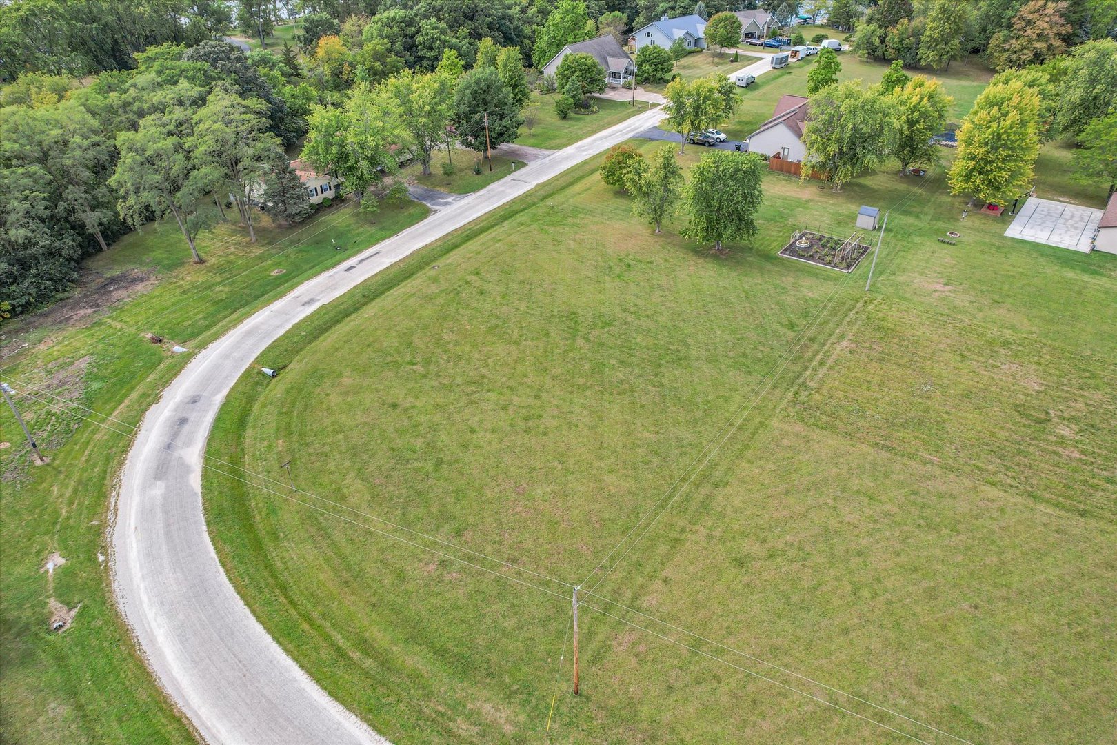 132 Comanche Trail Property Photo 6