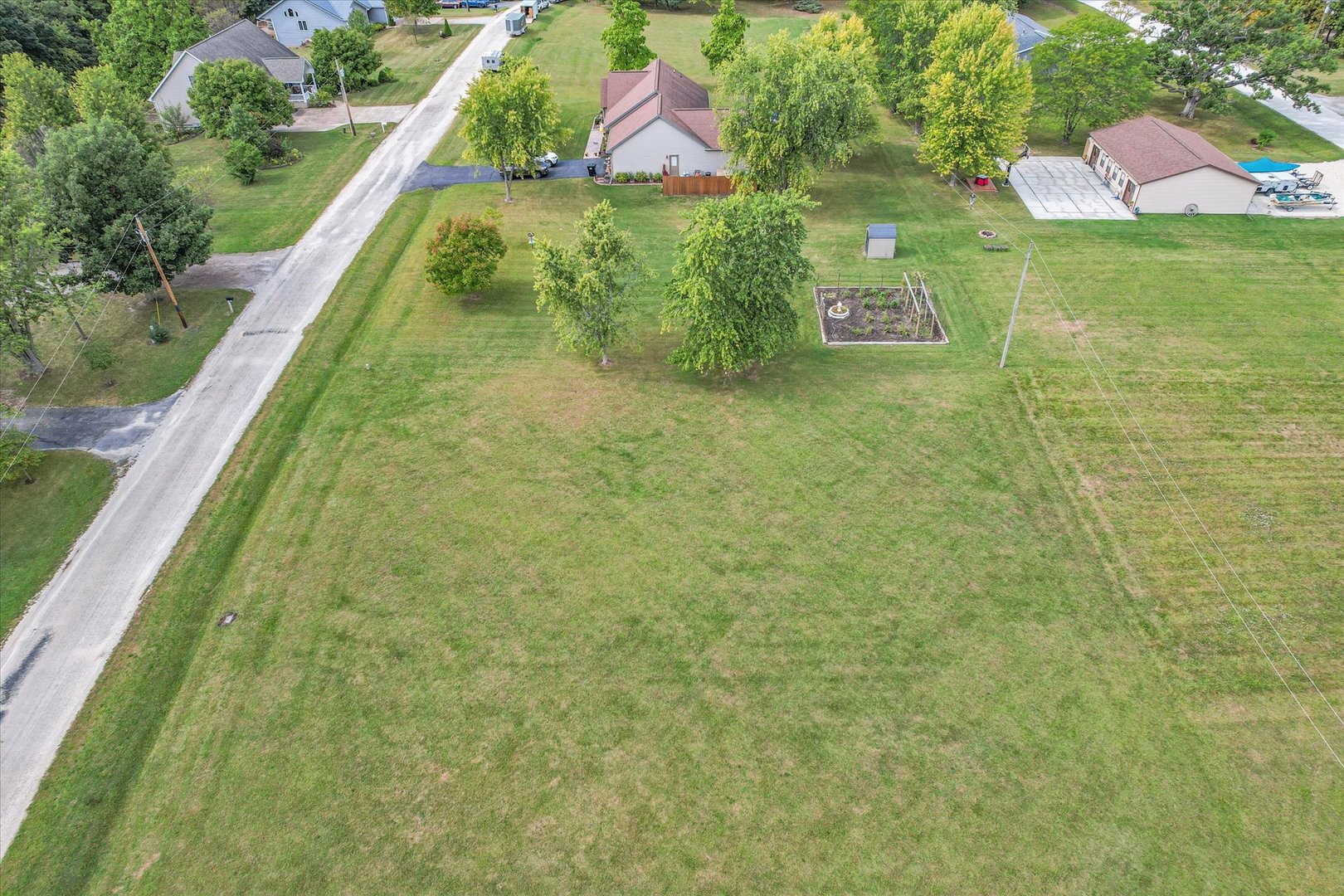 132 Comanche Trail Property Photo 8