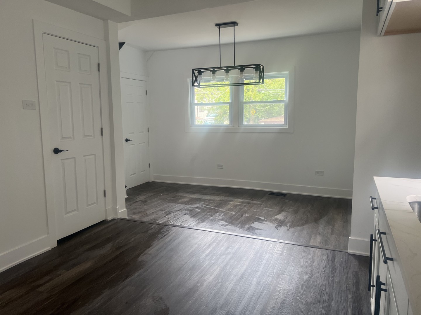 10728 S La Salle Street Property Photo 6