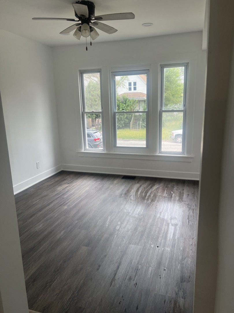 10728 S La Salle Street Property Photo 13