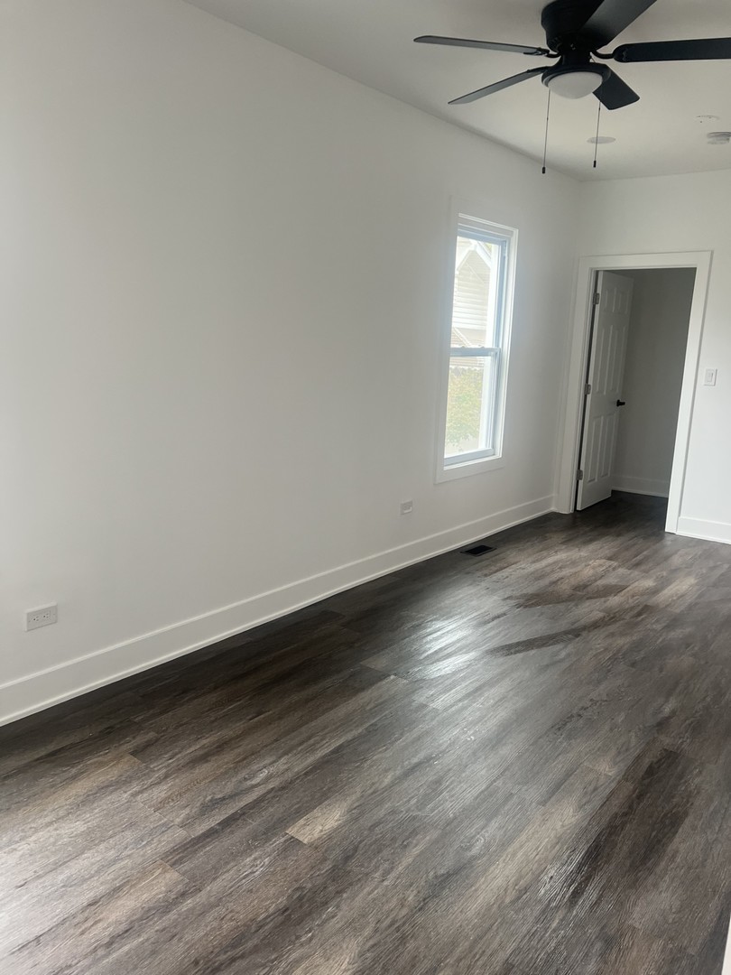 10728 S La Salle Street Property Photo 14