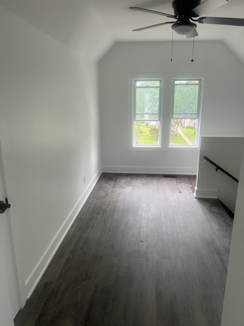10728 S La Salle Street Property Photo 15
