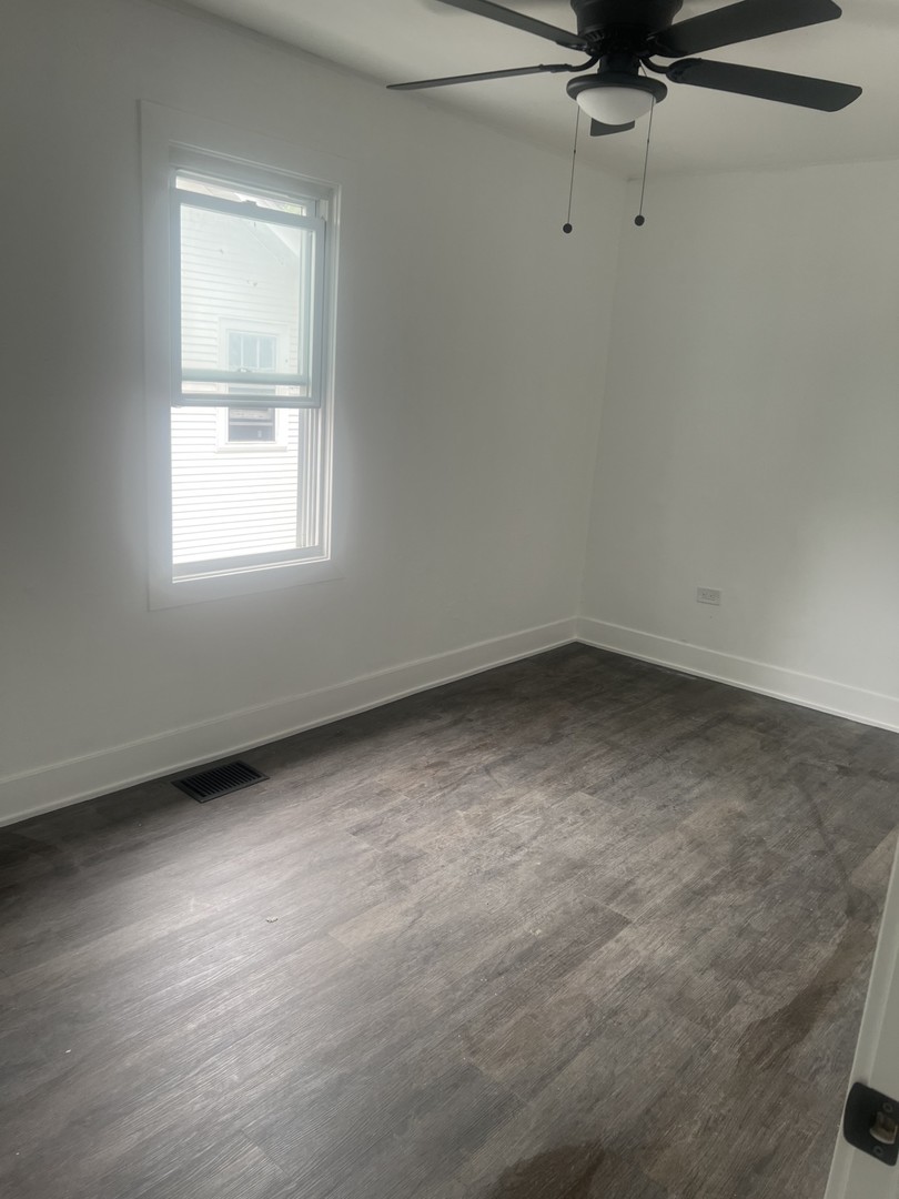 10728 S La Salle Street Property Photo 16