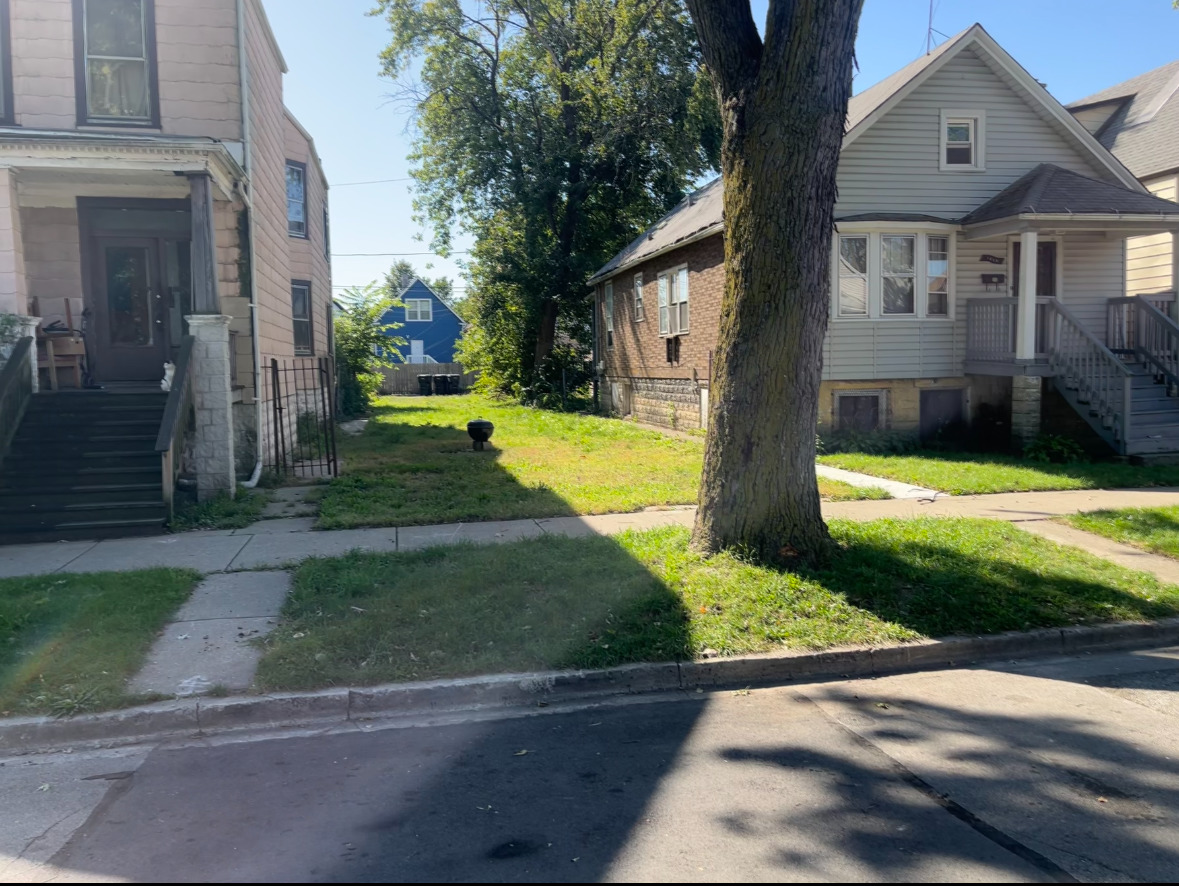 1221 W 73rd Street Property Photo 1