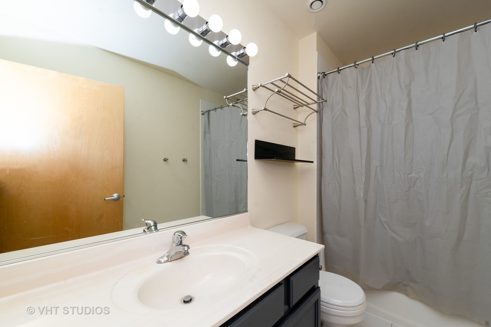 1645 W Ogden Avenue 434 Property Photo 8