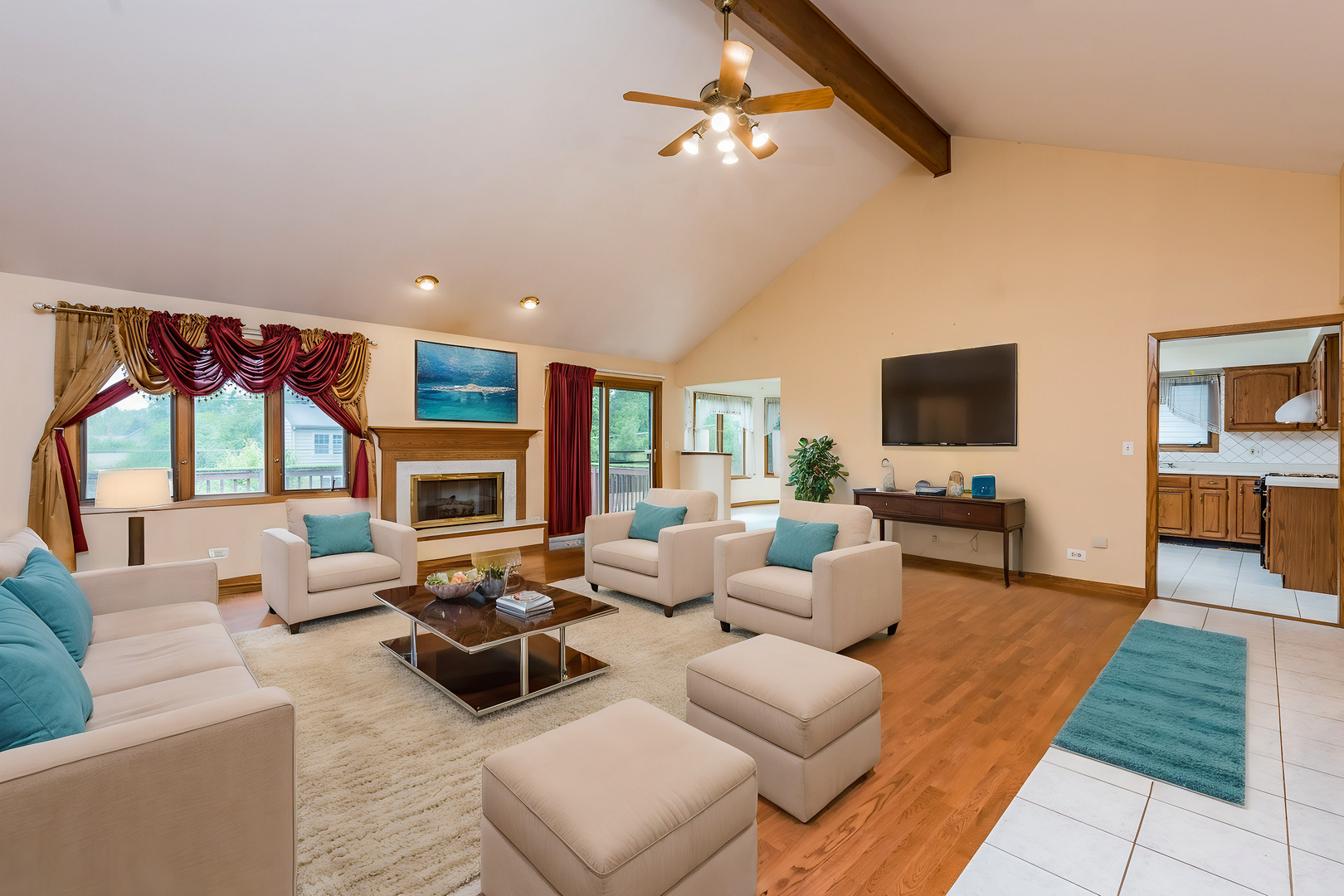4074 Blackstone Avenue Property Photo 6