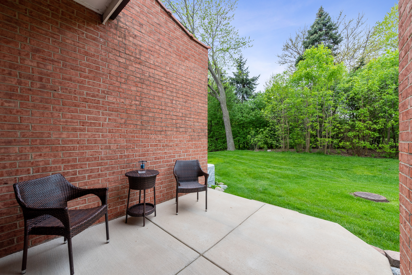 2s570 Patrick Henry Square 119 Property Photo 5