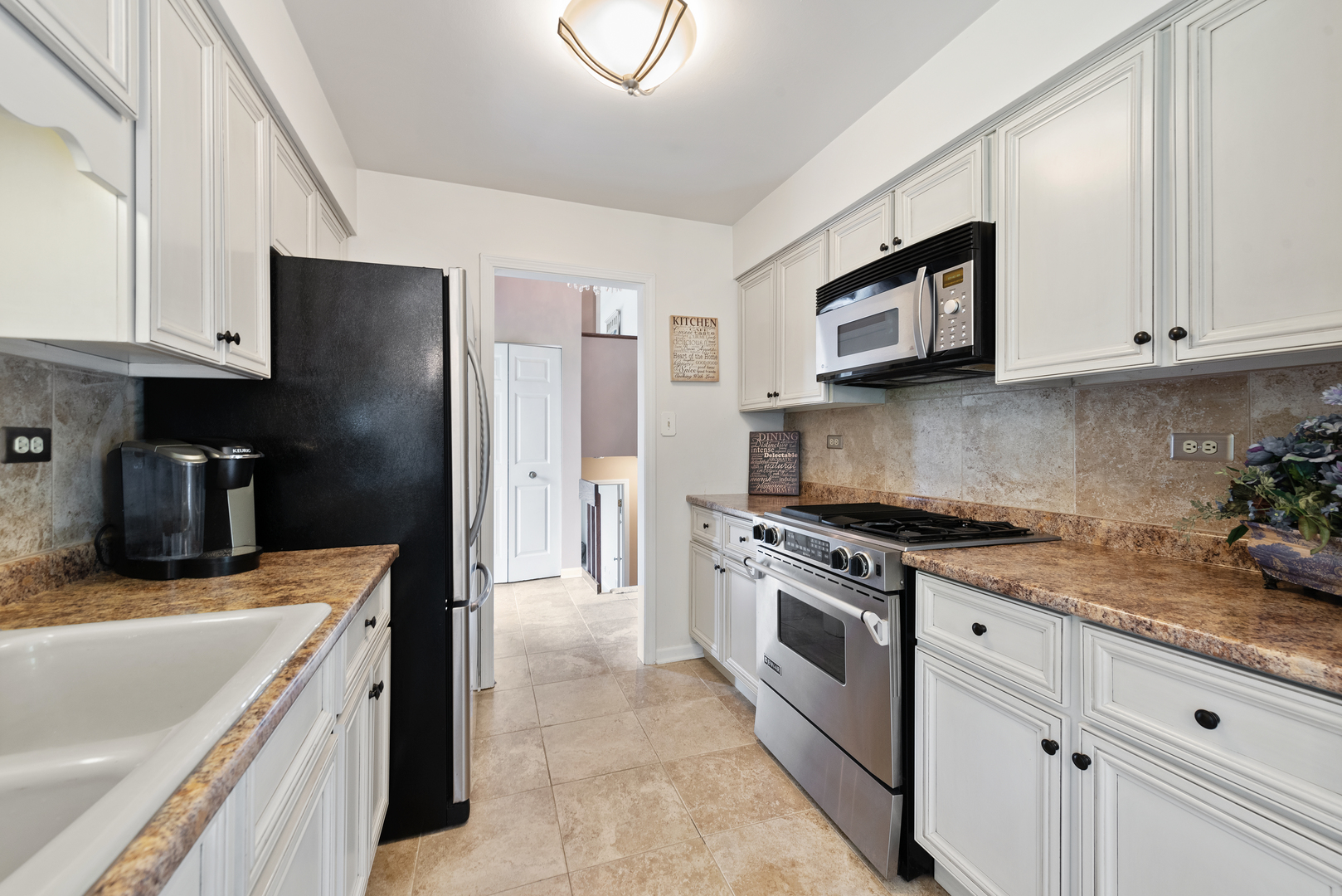 2s570 Patrick Henry Square 119 Property Photo 8