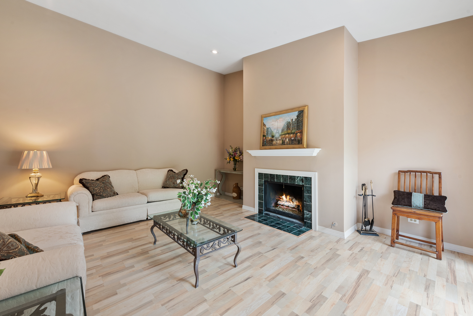 2s570 Patrick Henry Square 119 Property Photo 12