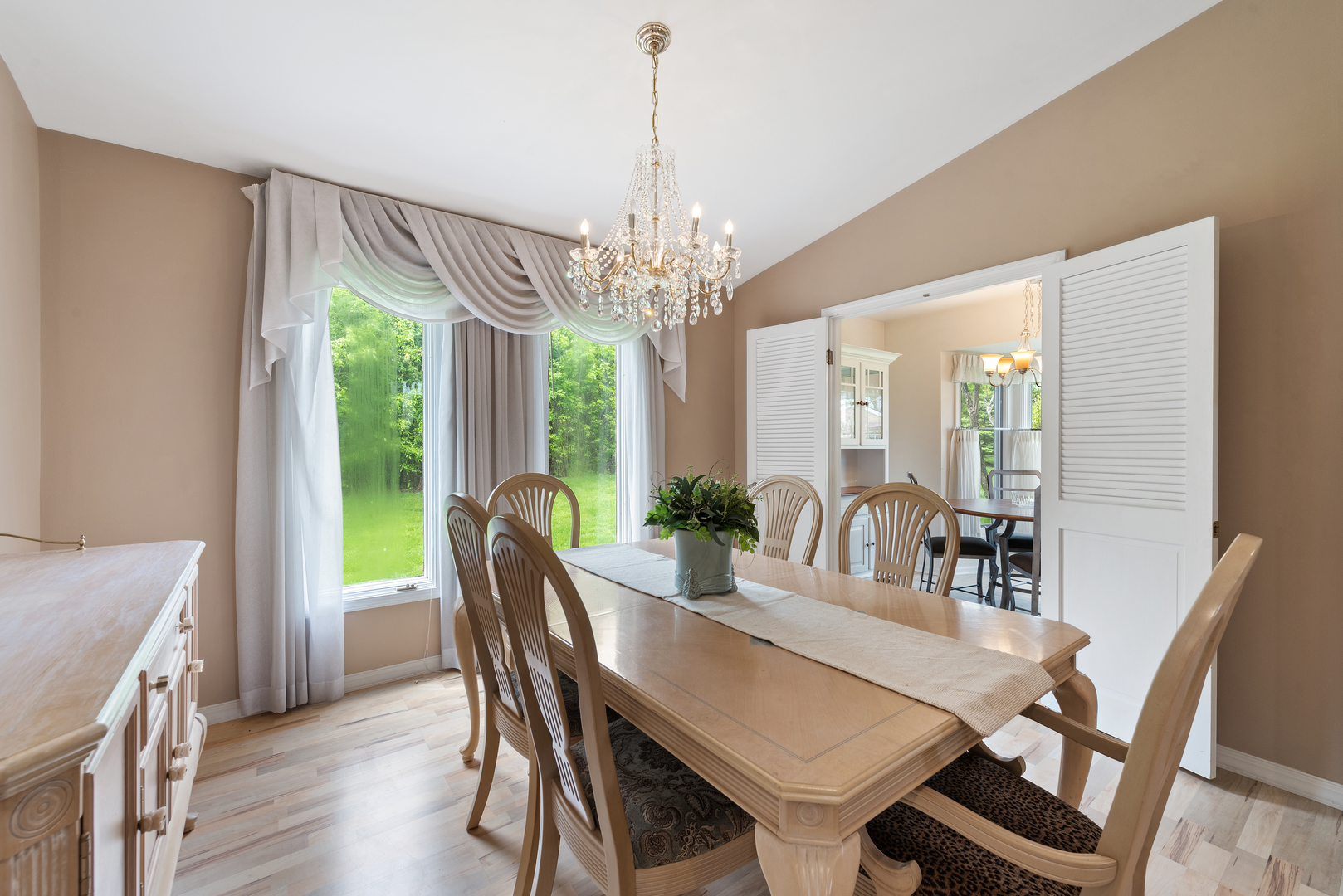 2s570 Patrick Henry Square 119 Property Photo 14