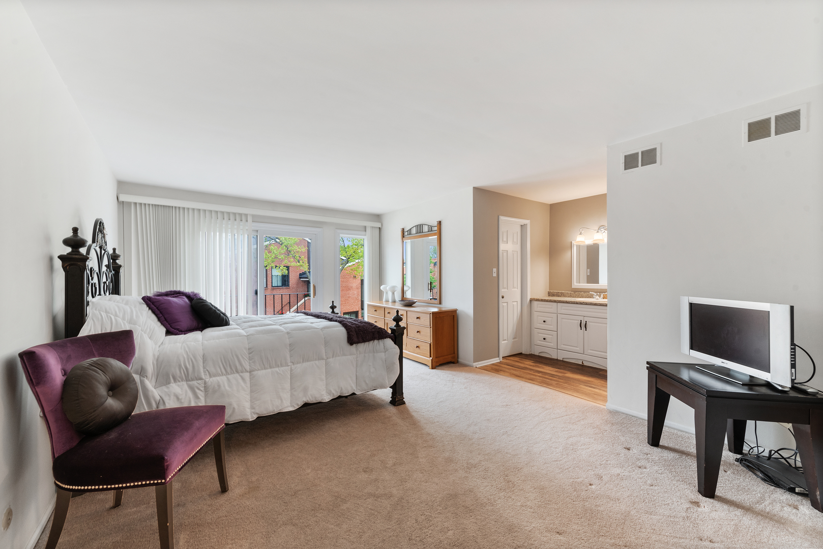 2s570 Patrick Henry Square 119 Property Photo 15