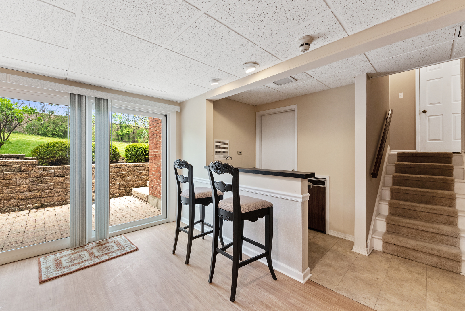 2s570 Patrick Henry Square 119 Property Photo 23