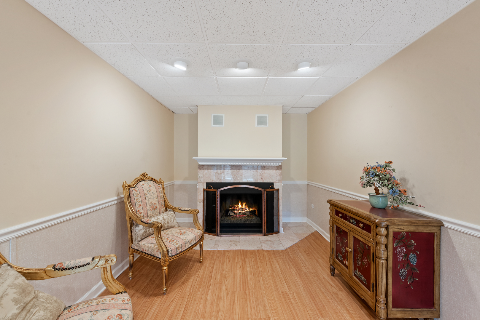 2s570 Patrick Henry Square 119 Property Photo 24