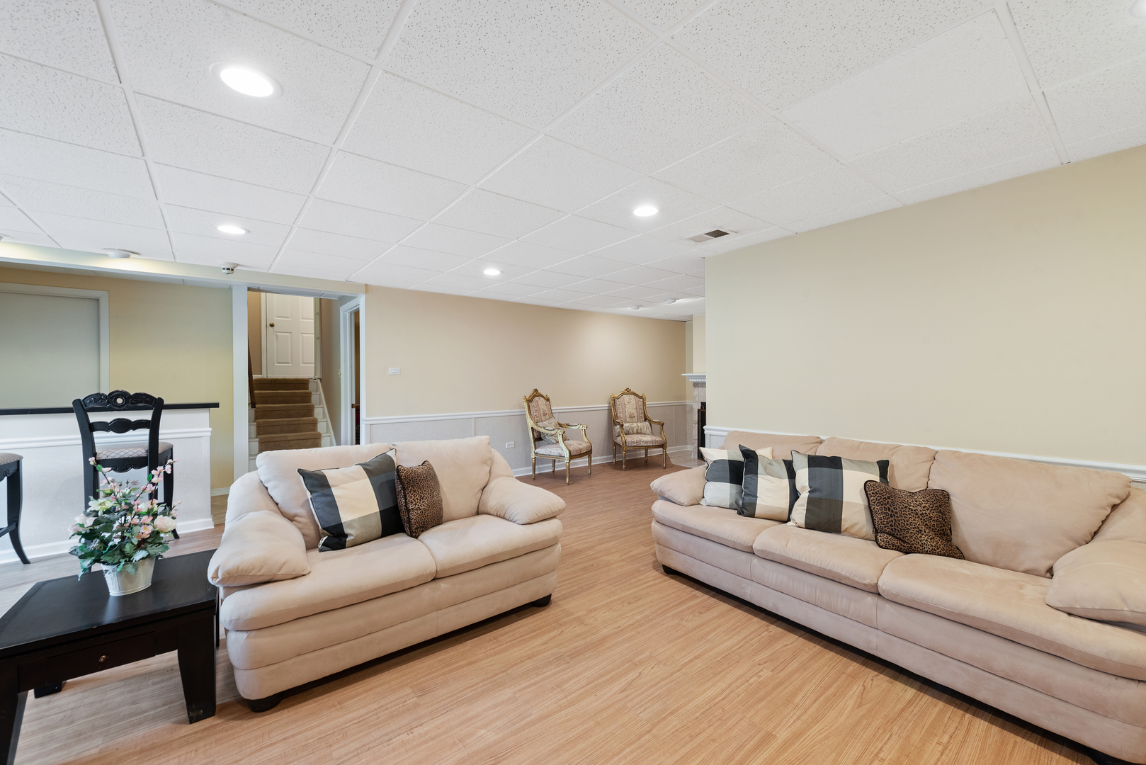 2s570 Patrick Henry Square 119 Property Photo 27