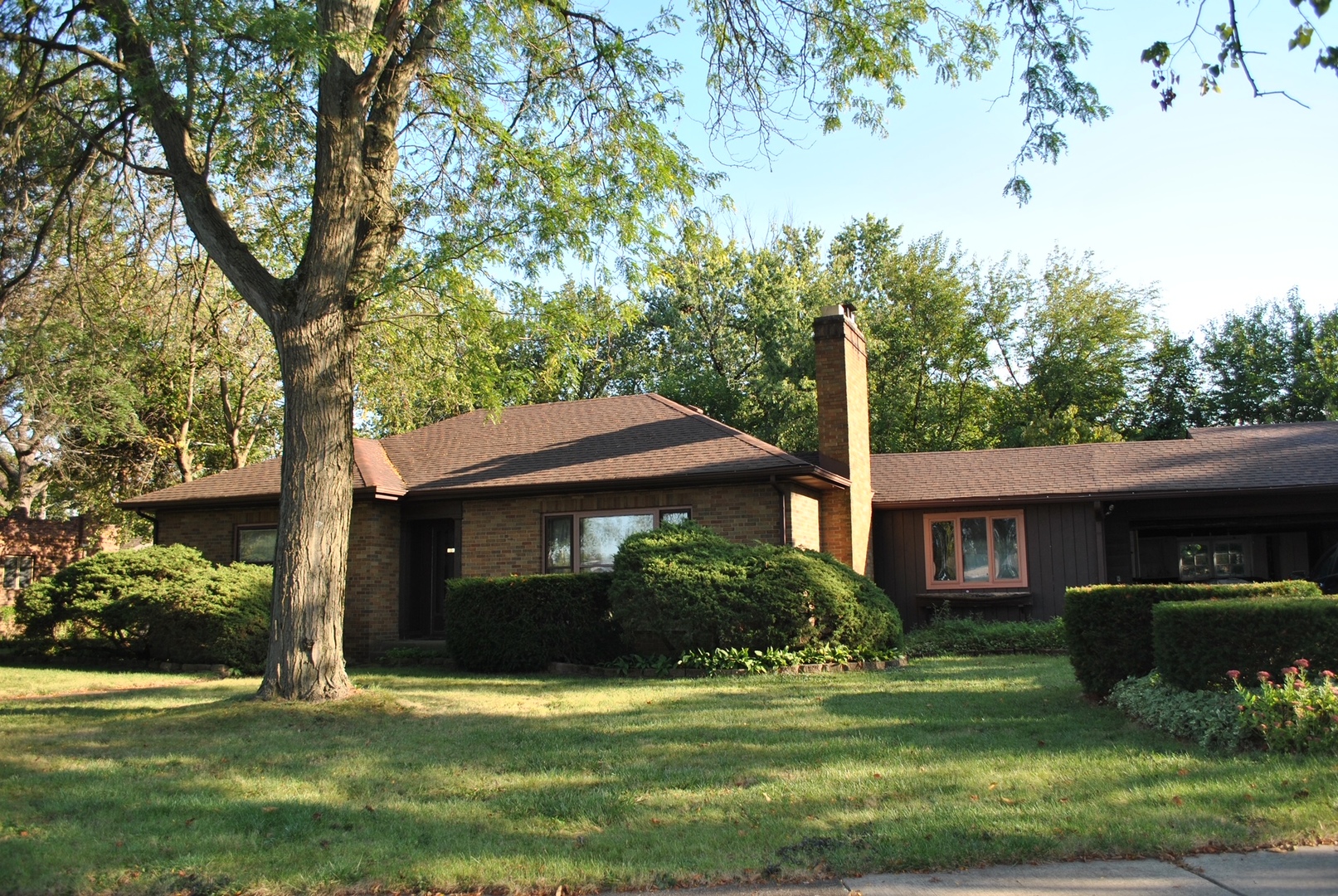 2347 Spruce Road Property Photo 2
