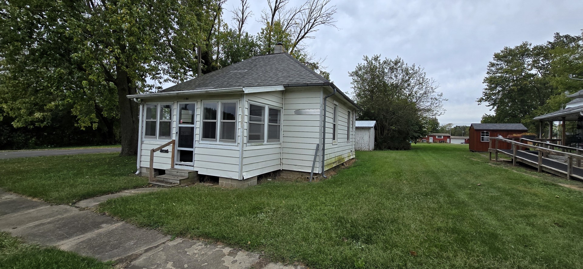 104 N Douglas Street Property Photo 3