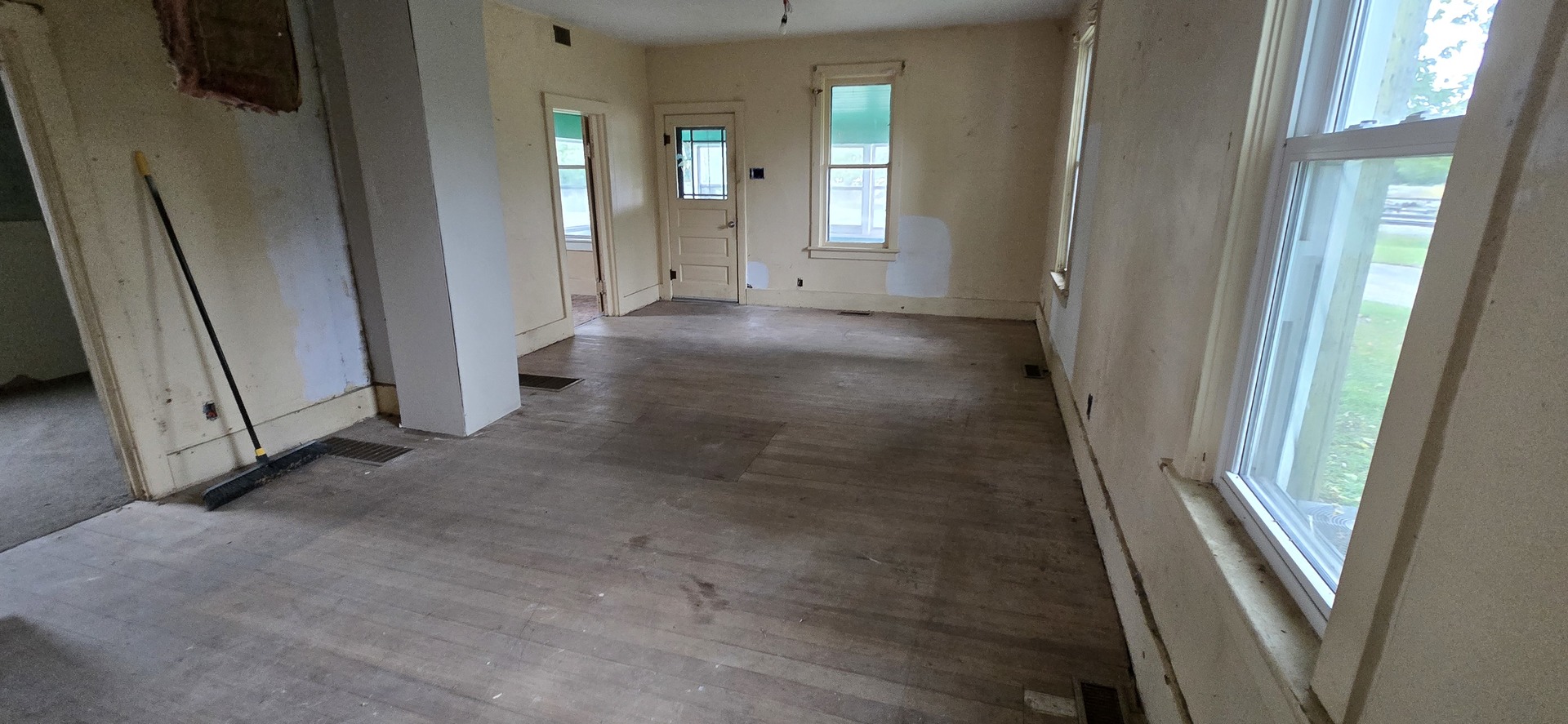 104 N Douglas Street Property Photo 11