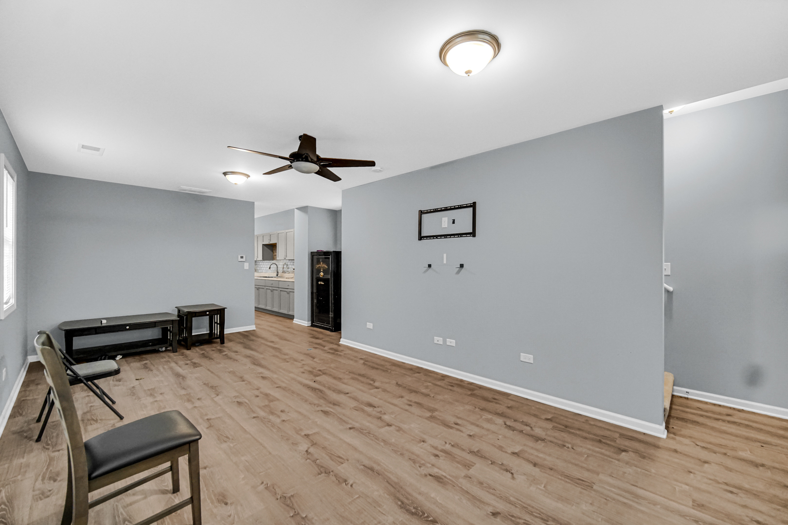 15709 Lexington Ave Property Photo 9