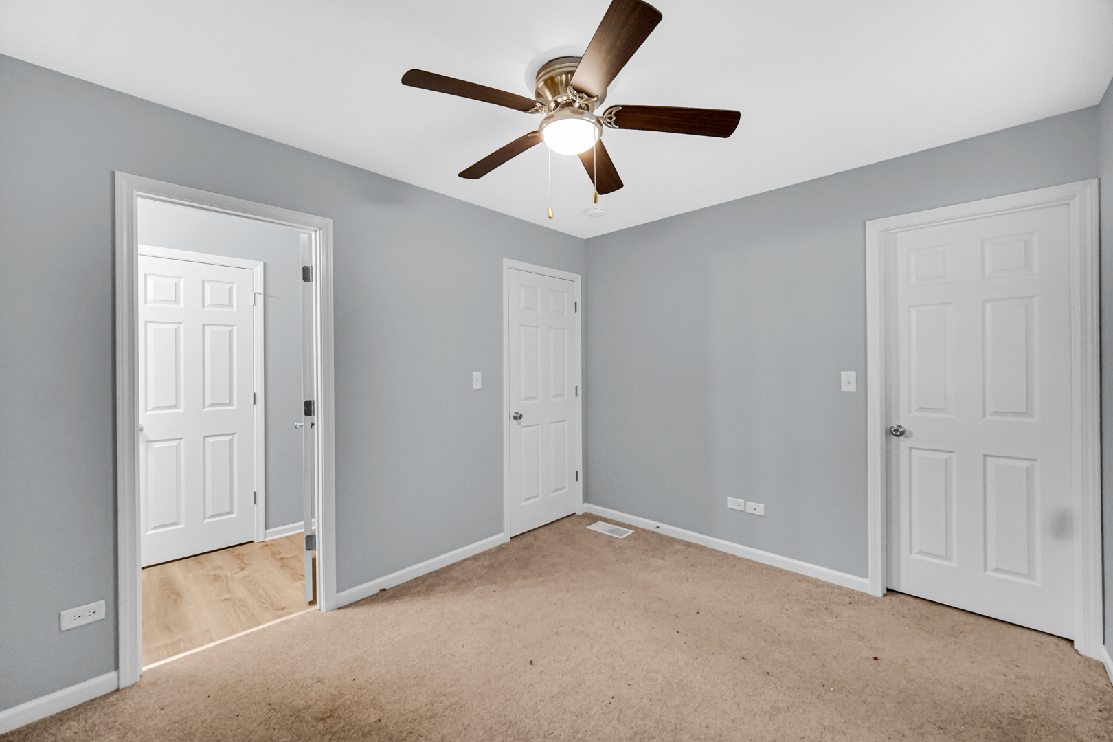 15709 Lexington Ave Property Photo 15