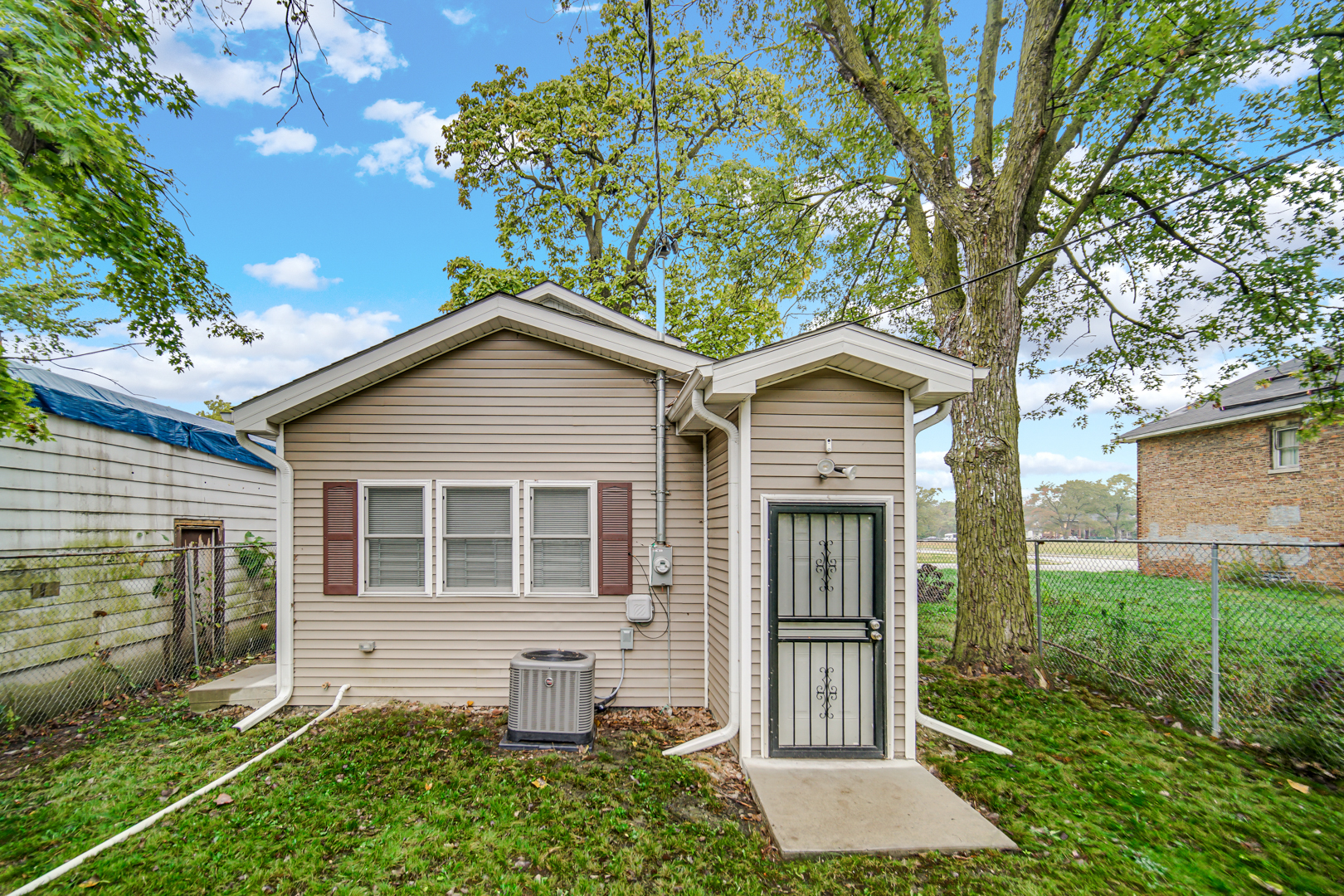 15709 Lexington Ave Property Photo 18