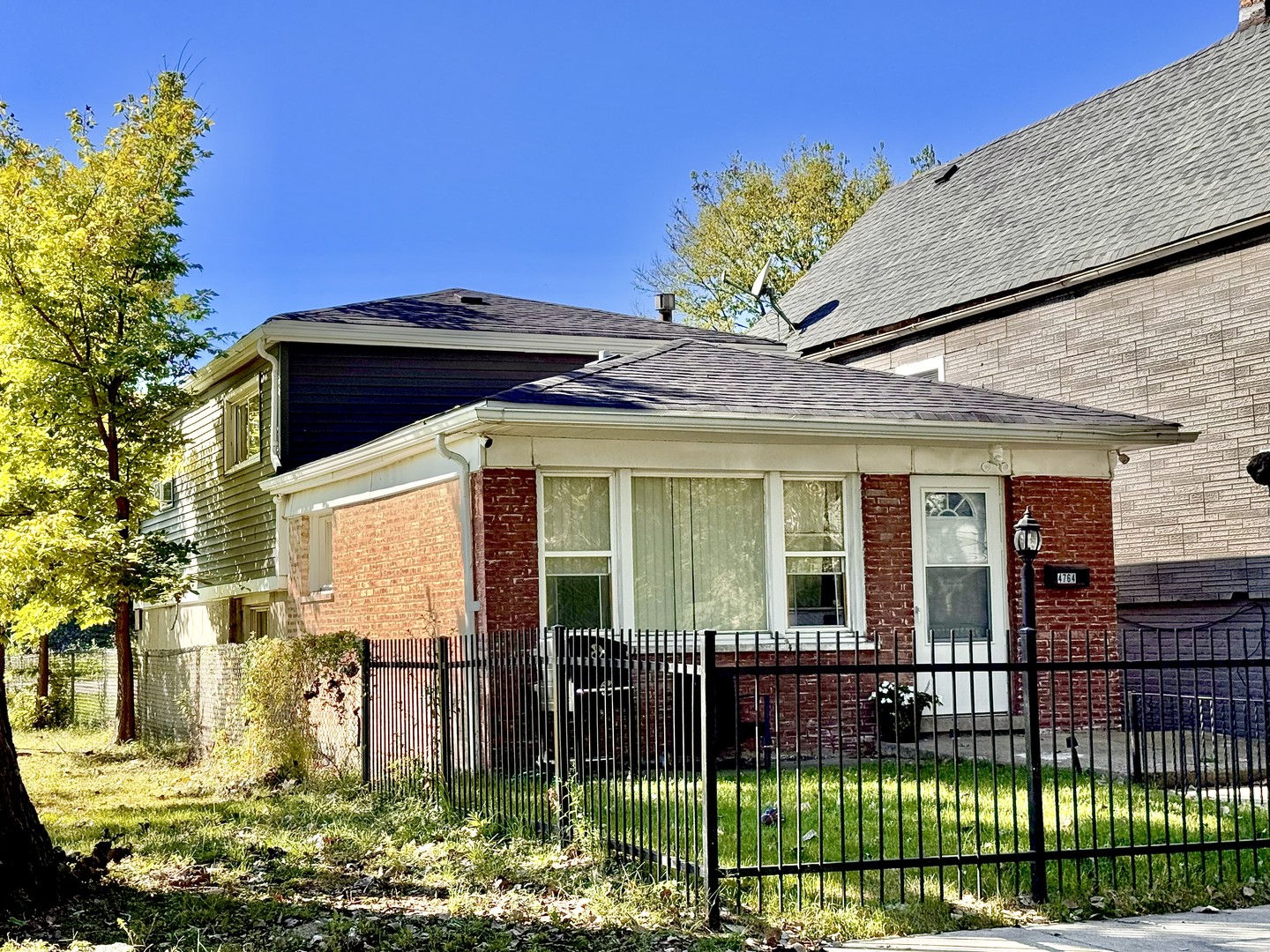 4764 S Shields Avenue Property Photo 2