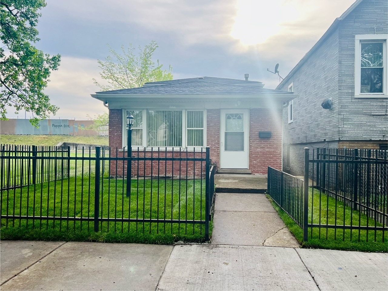 4764 S Shields Avenue Property Photo 12